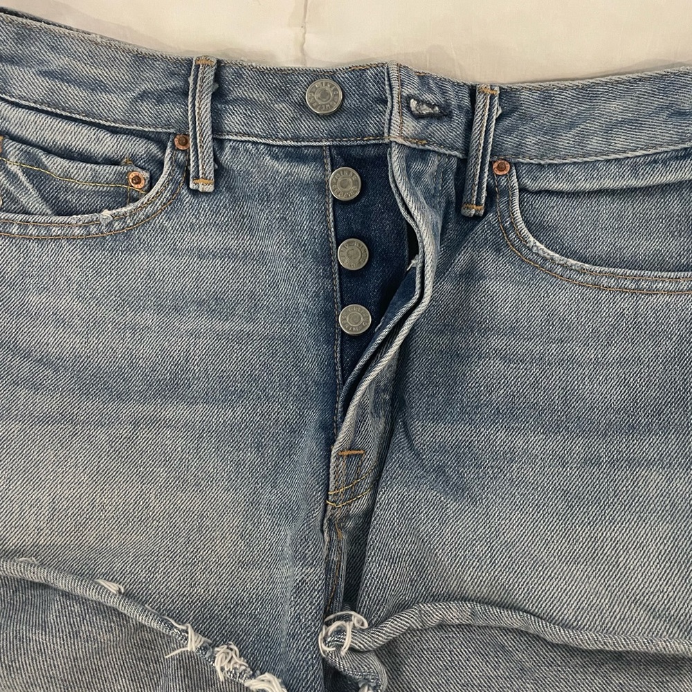 CUTEST GRLFRND DENIM SHORTS! SUCH HIGH QUALITY AND PERFECT INVESTMENT! - Picture 5 of 6